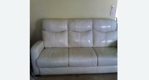 Химчистка кожаного дивана. Трехгорный